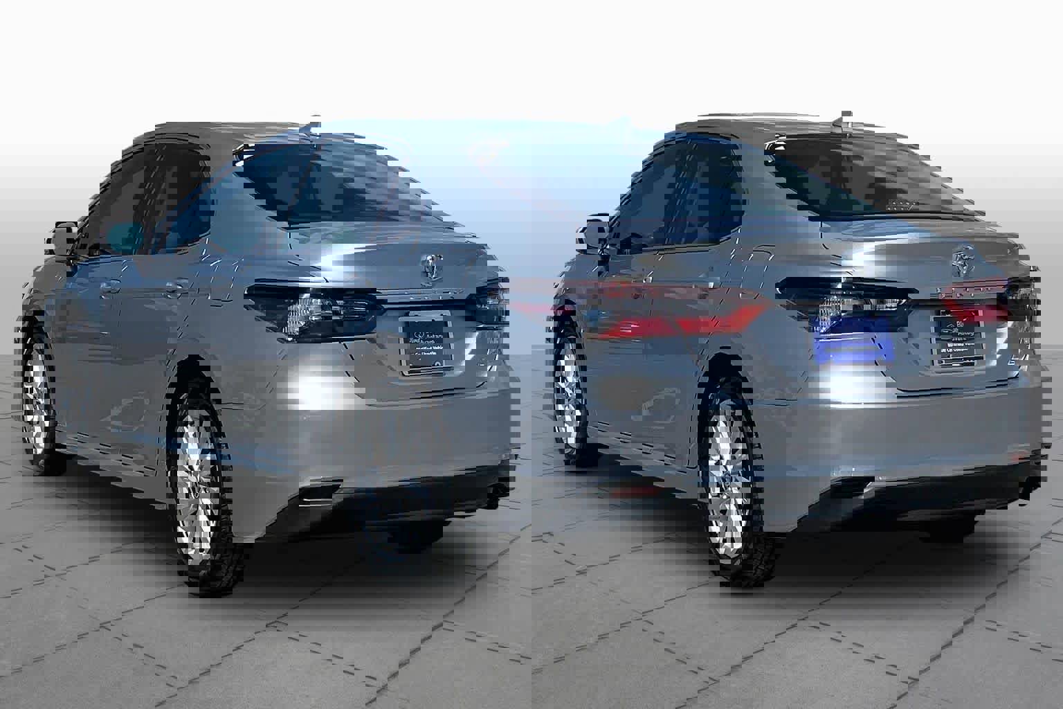 Used 2024 Toyota Camry LE FWD image 4