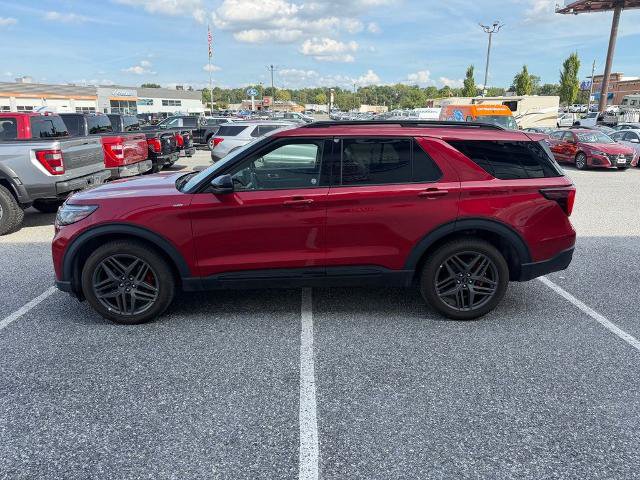 Certified 2025 Ford Explorer ST-Line w/ ST-Line Street Pack AWD/4WD image 5