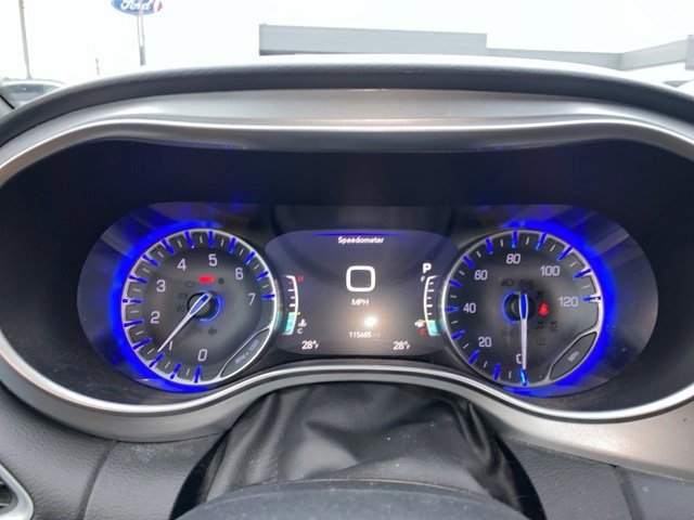 Used 2018 Chrysler Pacifica Touring-L Plus image 10