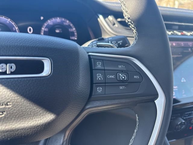 Used 2023 Jeep Grand Cherokee Limited image 17