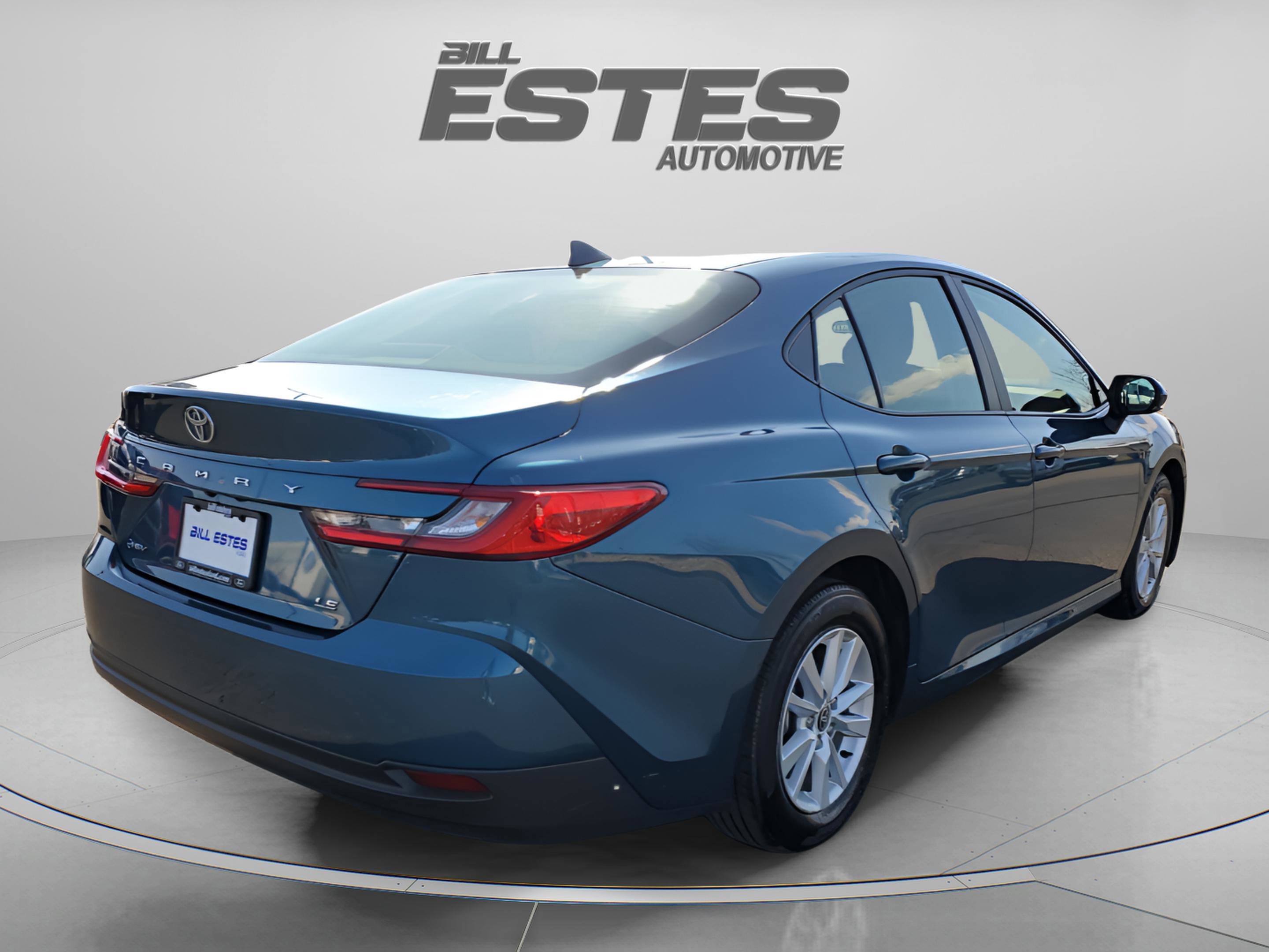 Used 2025 Toyota Camry LE image 4