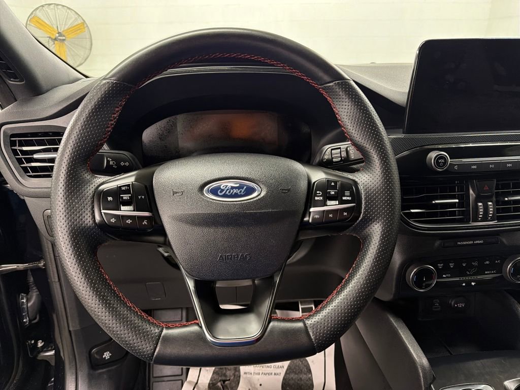 Certified 2023 Ford Escape ST-Line image 18