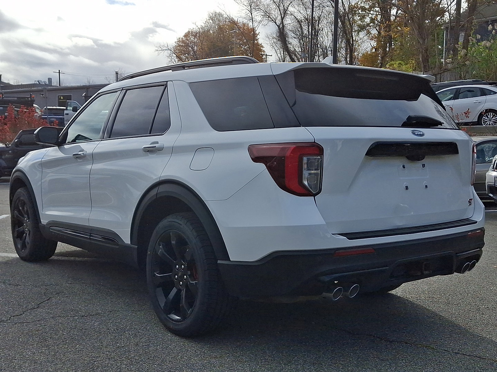 Certified 2023 Ford Explorer ST w/ ST Street Pack image 4