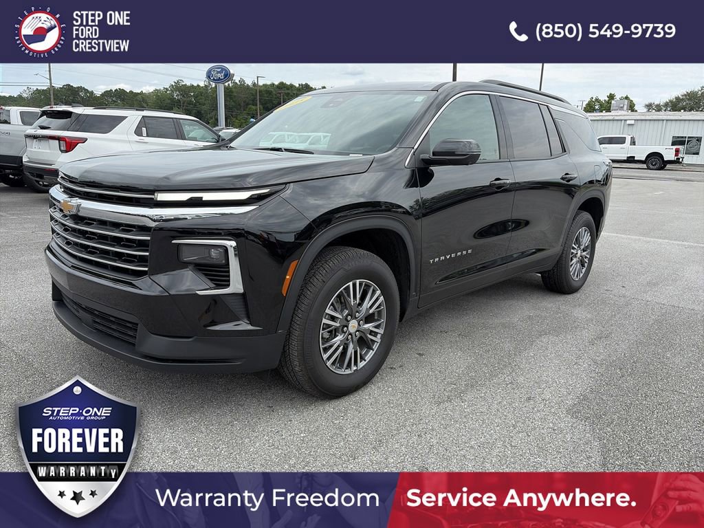 Used 2025 Chevrolet Traverse LT w/ Driver Confidence Package
