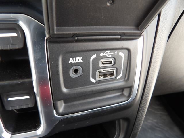 Used 2023 Jeep Gladiator Rubicon w/ Cold Weather Group AWD/4WD image 22