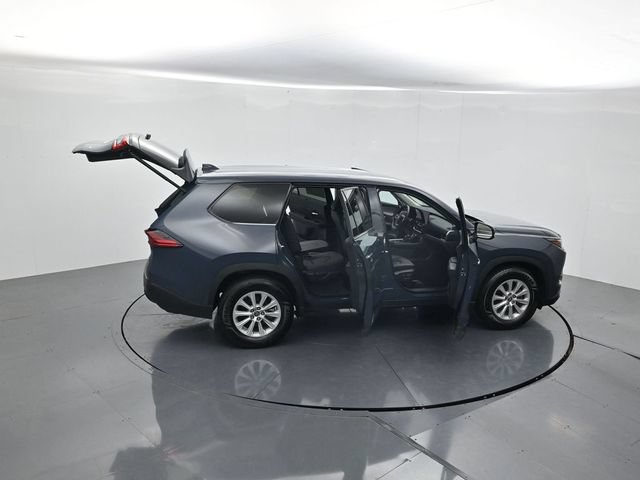 Used 2025 Toyota Grand Highlander AWD image 50