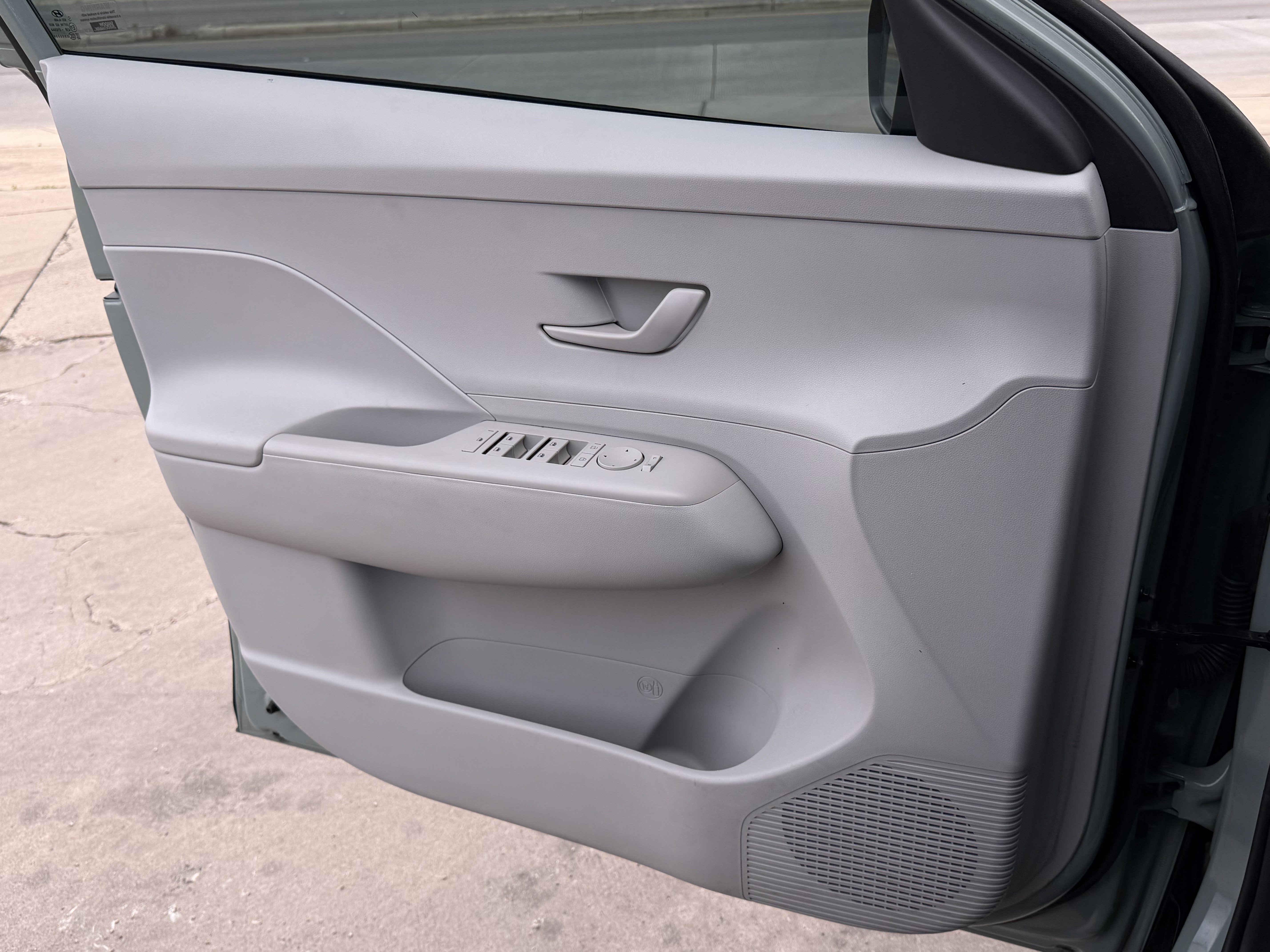 Used 2024 Hyundai Kona SEL w/ Convenience Package FWD image 40