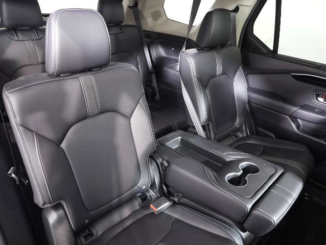 Used 2024 Honda Pilot Touring image 10