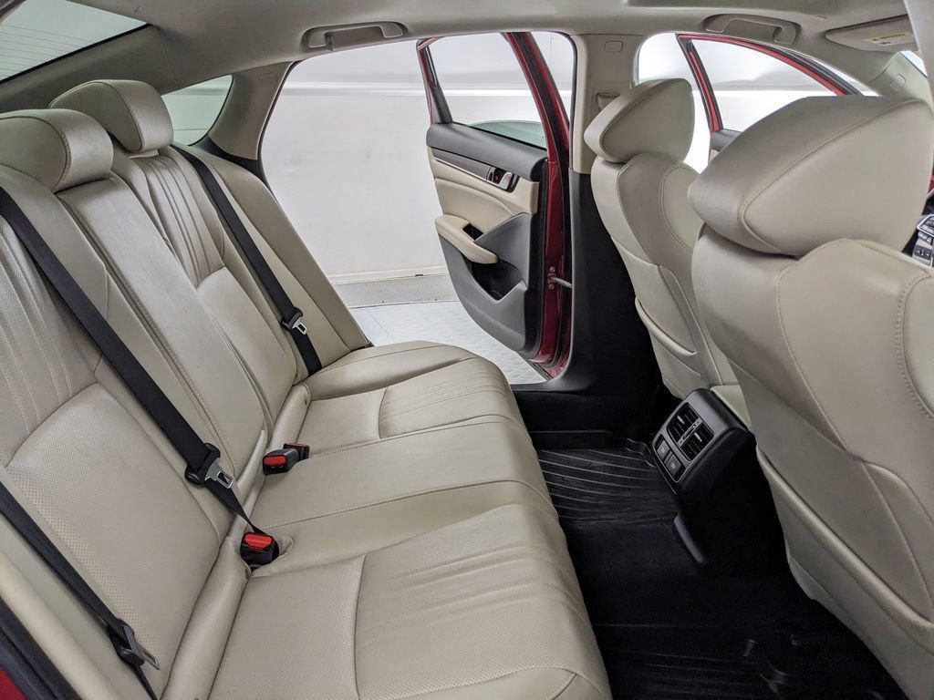 Used 2021 Honda Accord Touring image 18