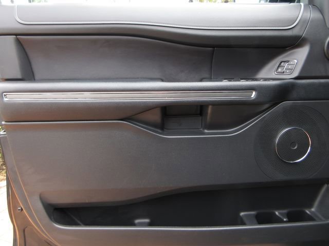 Certified 2023 Ford Expedition XLT image 10