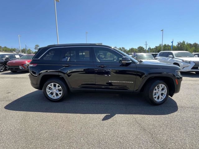 Used 2023 Jeep Grand Cherokee Limited RWD image 3