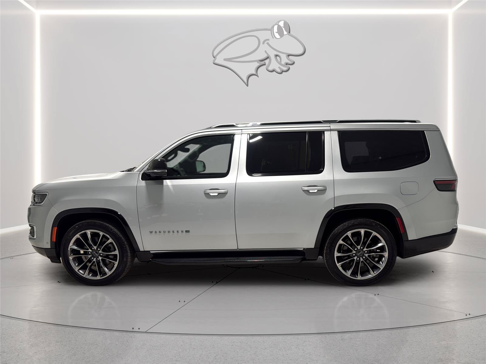 Used 2023 Jeep Wagoneer Series II w/ Premium Group I AWD/4WD image 2