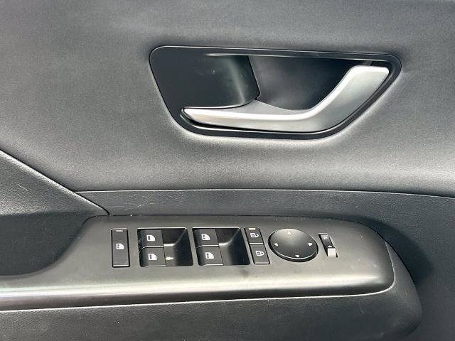 Used 2024 Hyundai Kona Limited FWD image 19