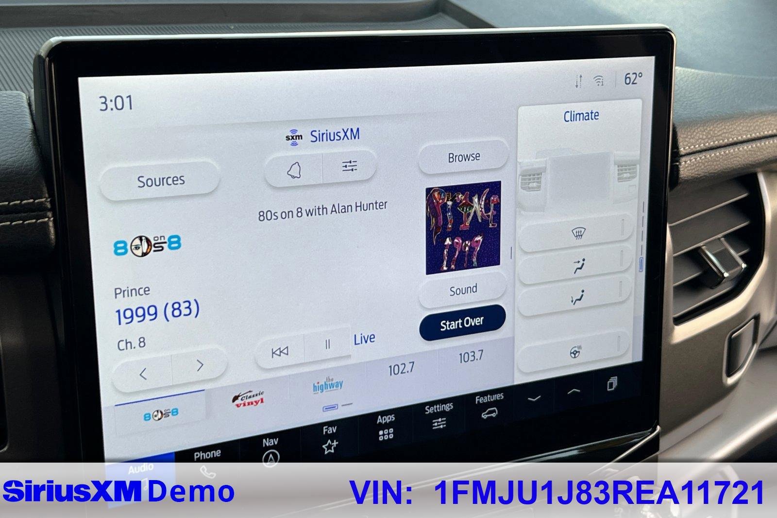 Certified 2024 Ford Expedition XLT image 35