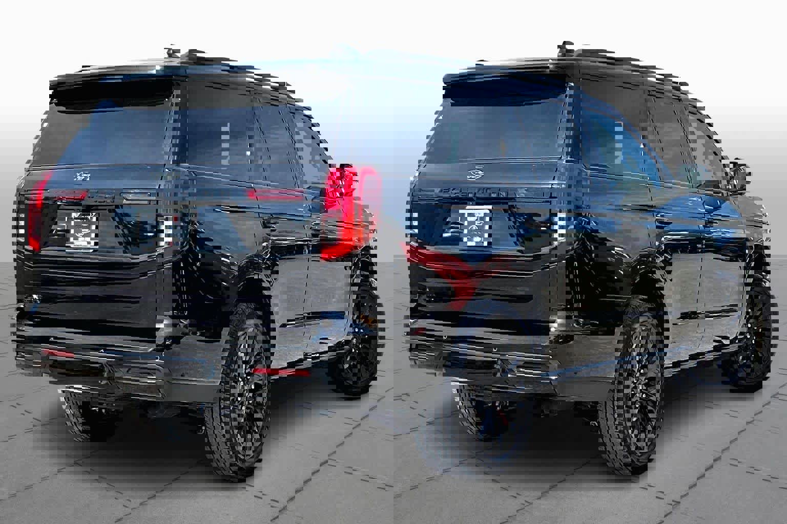 Certified 2025 Ford Expedition Platinum w/ Stealth Appearance Package image 3