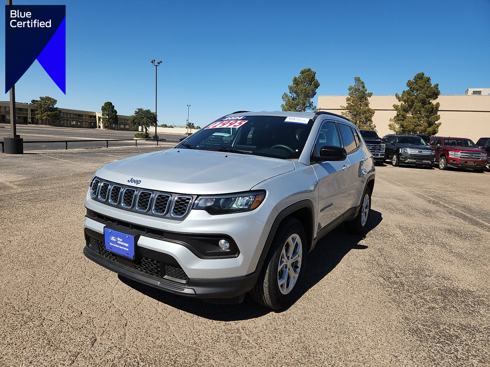 Used 2024 Jeep Compass Latitude image 1