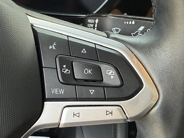 Used 2023 Volkswagen Jetta SE w/ Panoramic Sunroof Package image 12