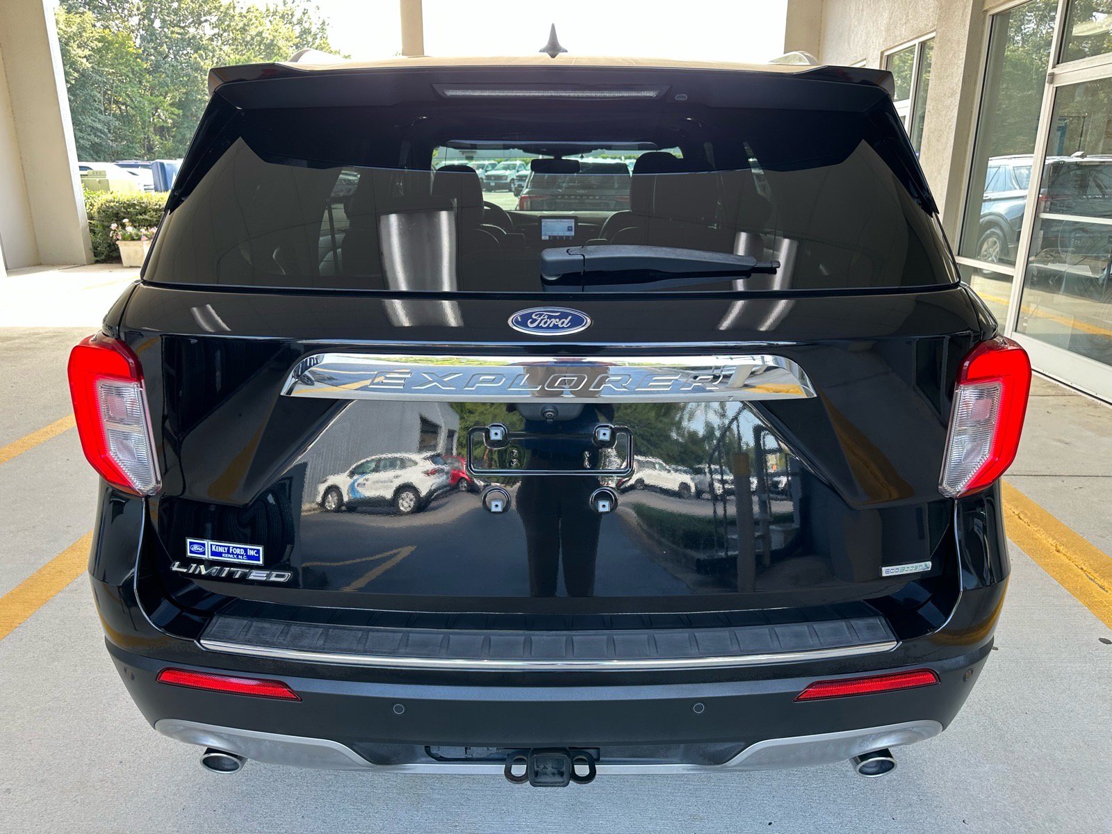 Certified 2020 Ford Explorer Limited w/ Class III Trailer Tow Package RWD image 12