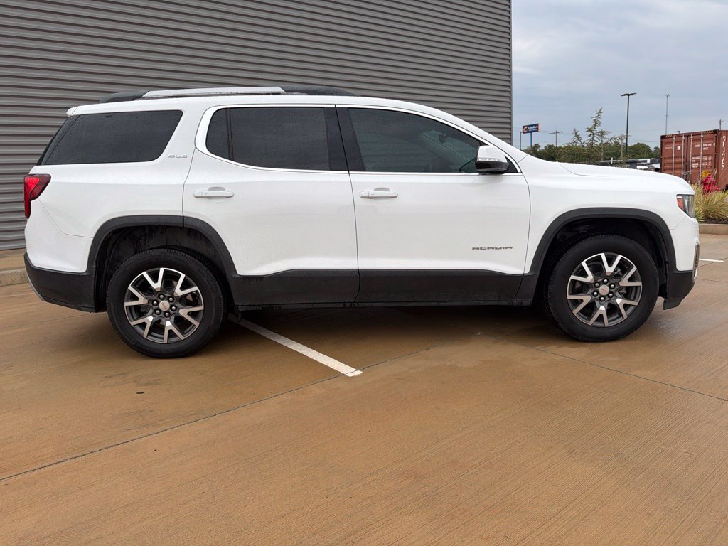 Used 2022 GMC Acadia SLE w/ Driver Convenience Package FWD image 2