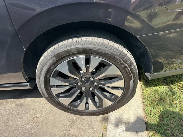 Certified 2025 Ford Expedition Max Platinum w/ Driver's Package AWD/4WD image 10