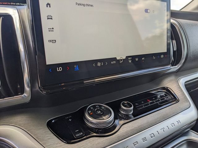 Certified 2025 Ford Expedition Max Platinum w/ Driver's Package AWD/4WD image 27