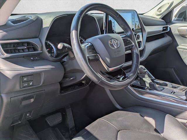 Used 2020 Toyota Highlander Limited image 10