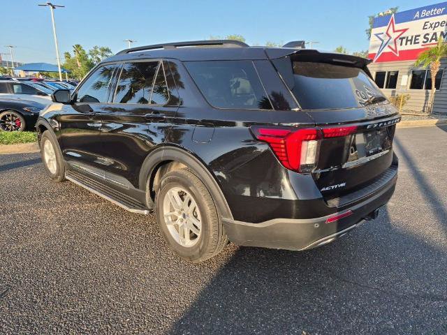 Certified 2025 Ford Explorer Active w/ Active Comfort Package RWD image 3