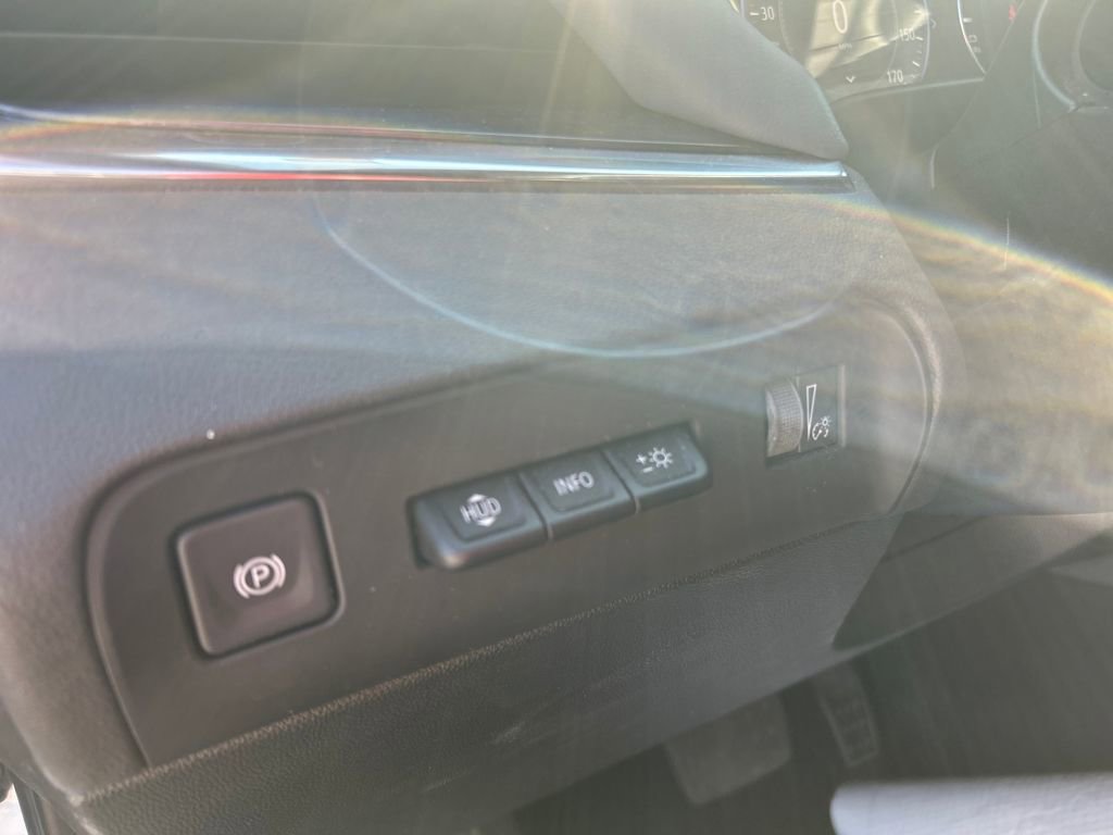 Used 2024 Buick Enclave Premium image 17