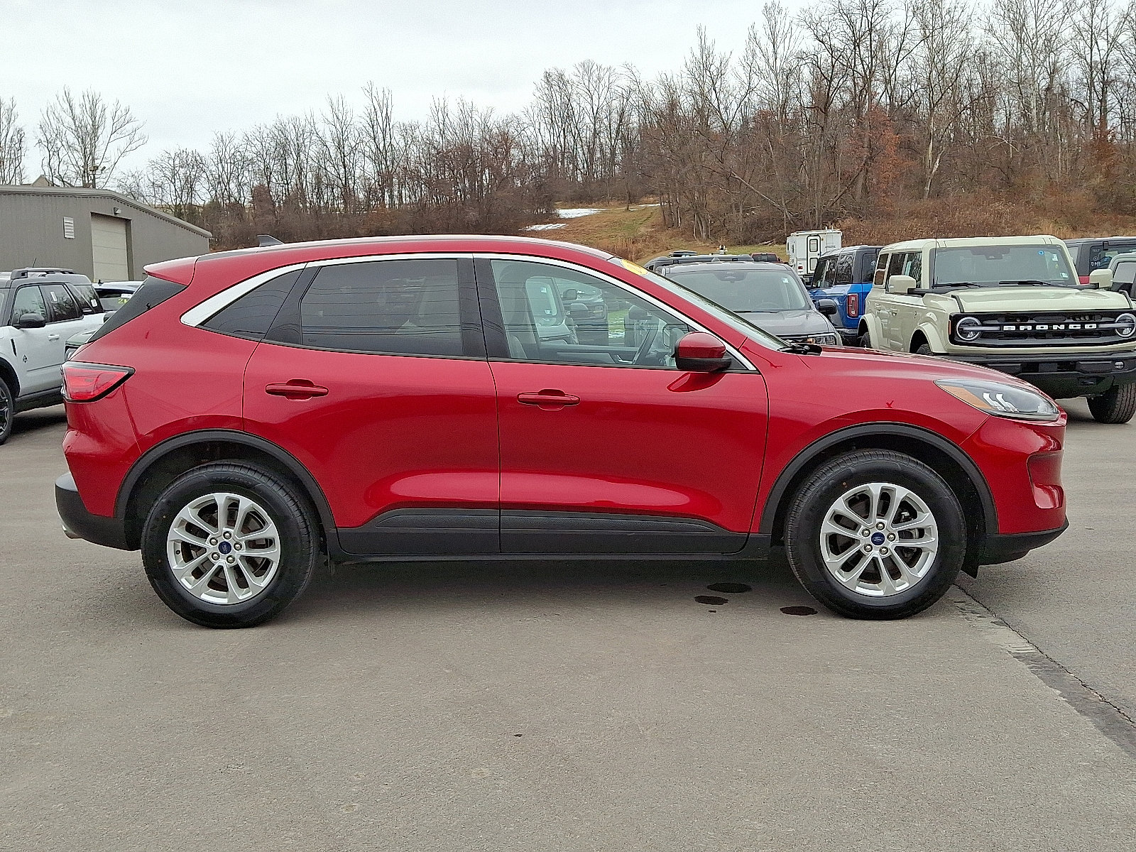 Certified 2020 Ford Escape SE image 12