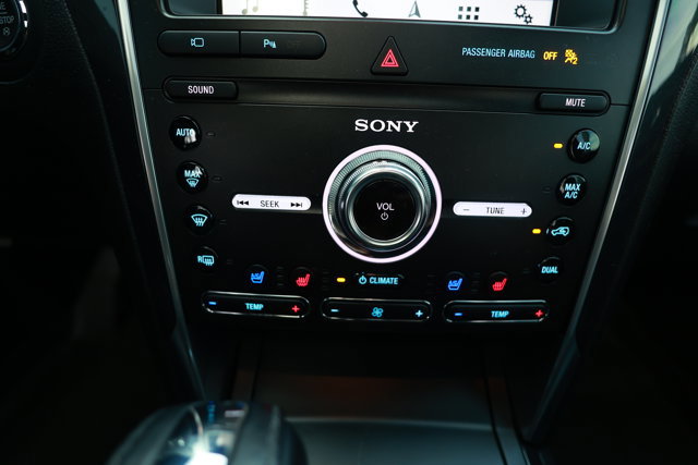 Certified 2019 Ford Explorer Limited w/ Ford Safe & Smart Package FWD image 17