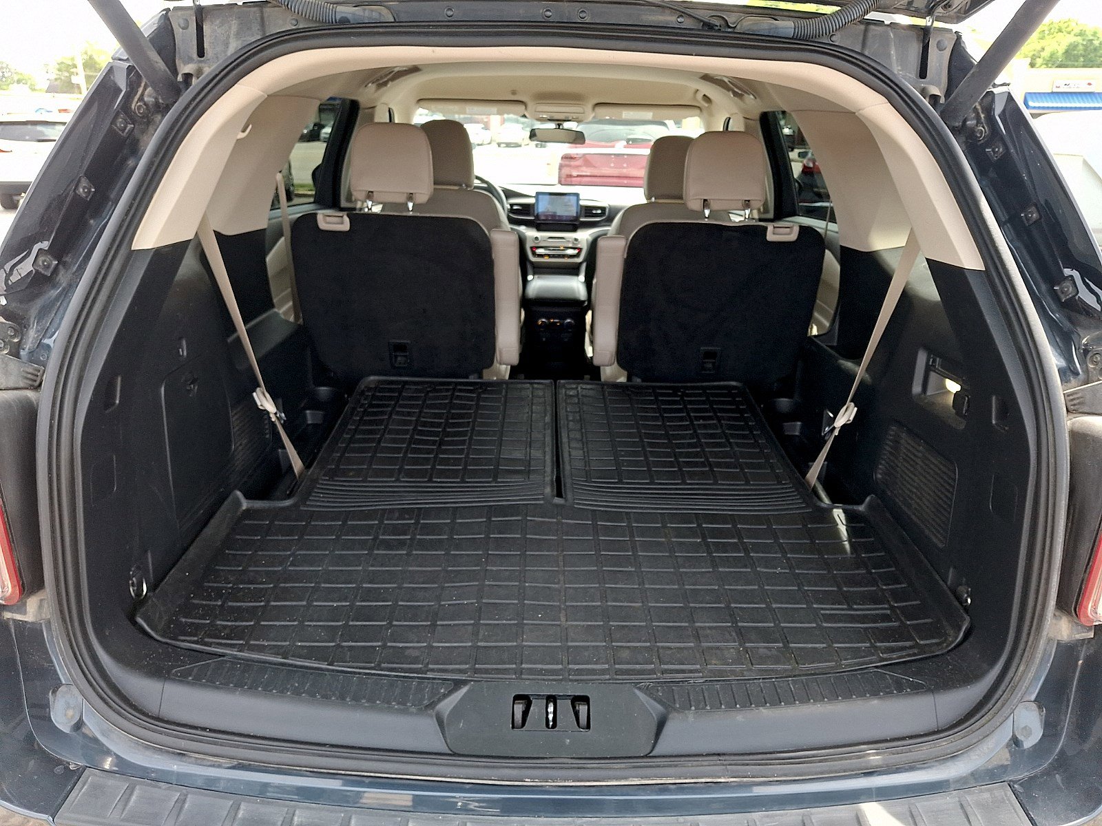 Certified 2022 Ford Explorer XLT w/ Equipment Group 202A RWD image 29
