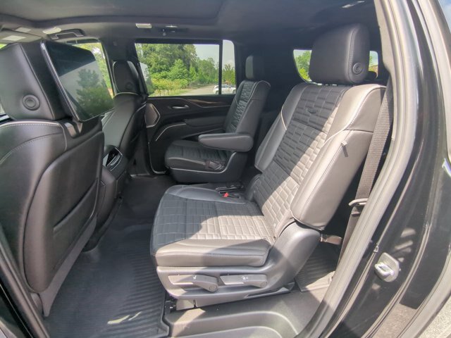 Used 2024 Cadillac Escalade ESV Sport Platinum w/ LPO, ONYX Package AWD/4WD image 25