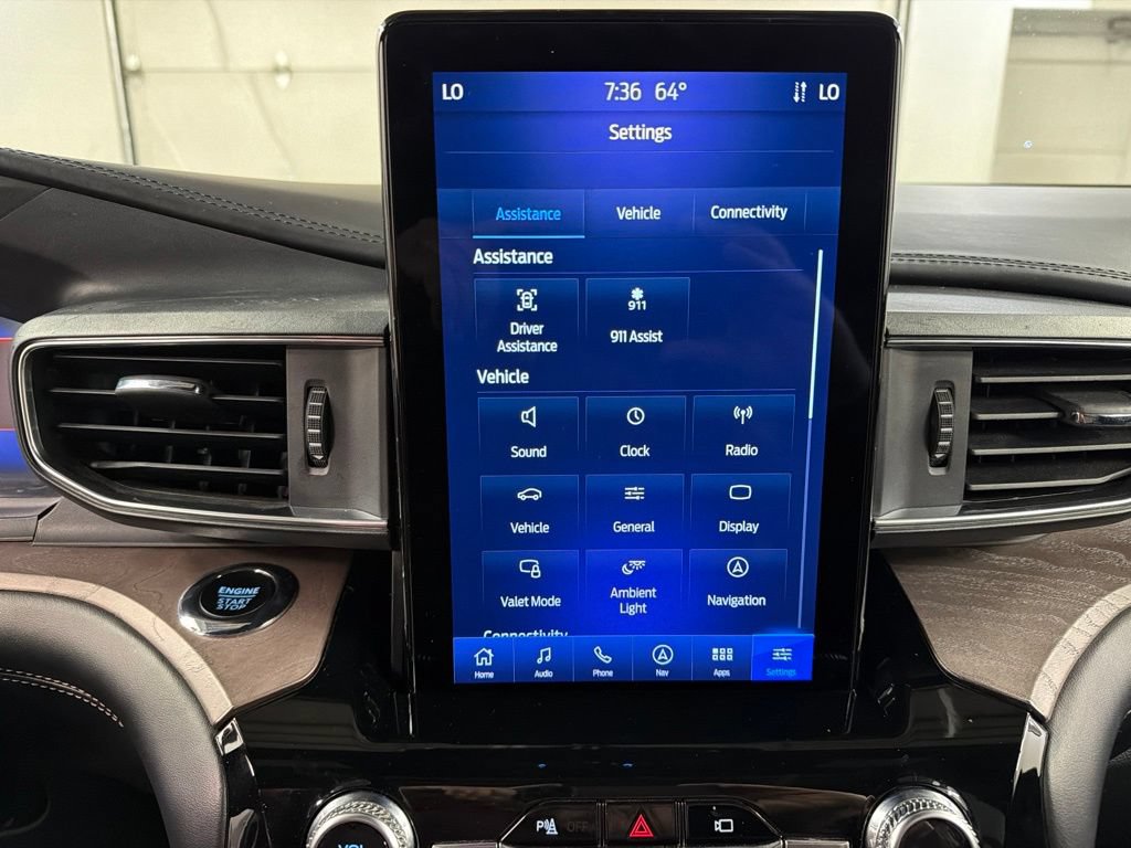 Certified 2023 Ford Explorer Platinum w/ Technology Package AWD/4WD image 9