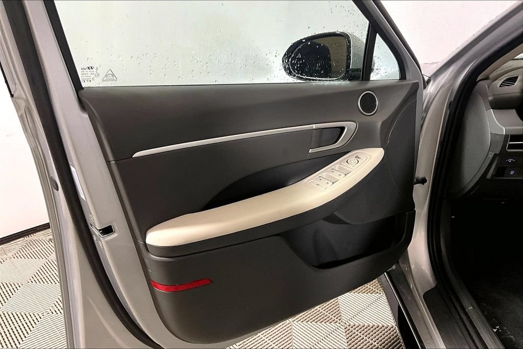 Used 2025 Hyundai Sonata SEL FWD image 18