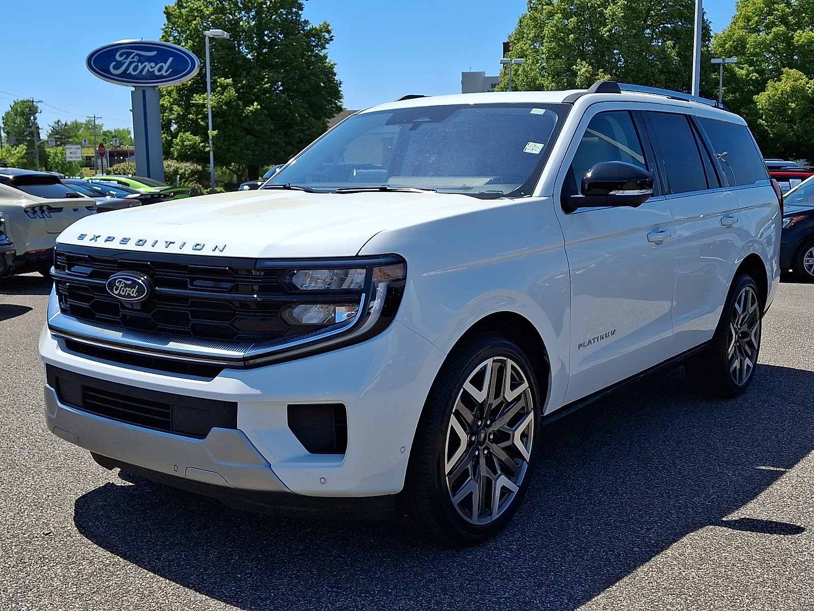 Certified 2025 Ford Expedition Platinum w/ Platinum Ultimate Package AWD/4WD image 4