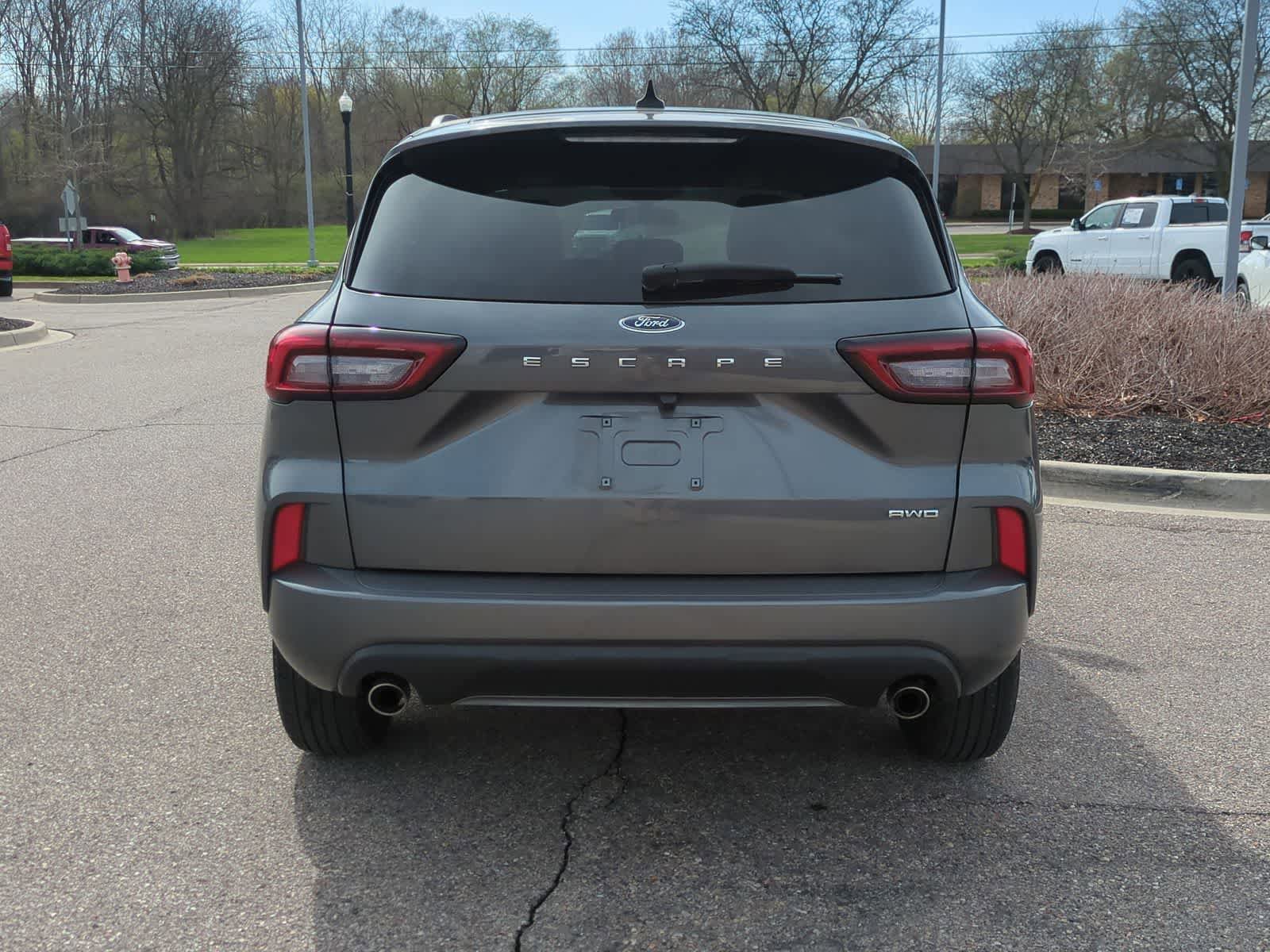 Certified 2023 Ford Escape ST-Line AWD/4WD image 7