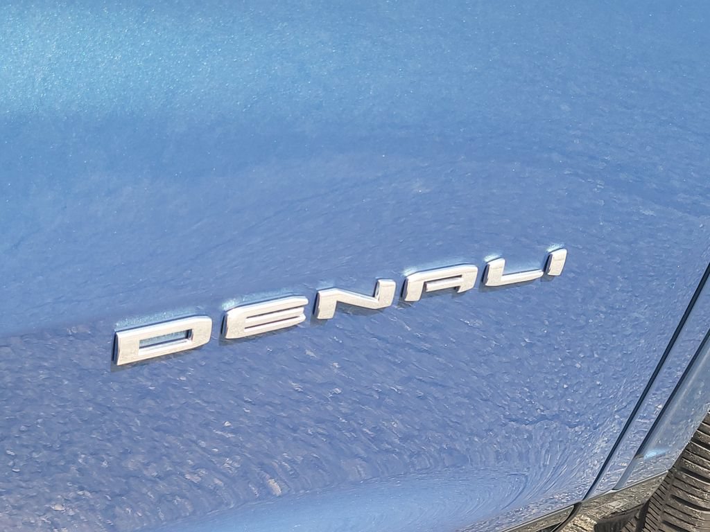 Used 2025 GMC Acadia Denali w/ LPO, Floor Liner Package FWD image 6