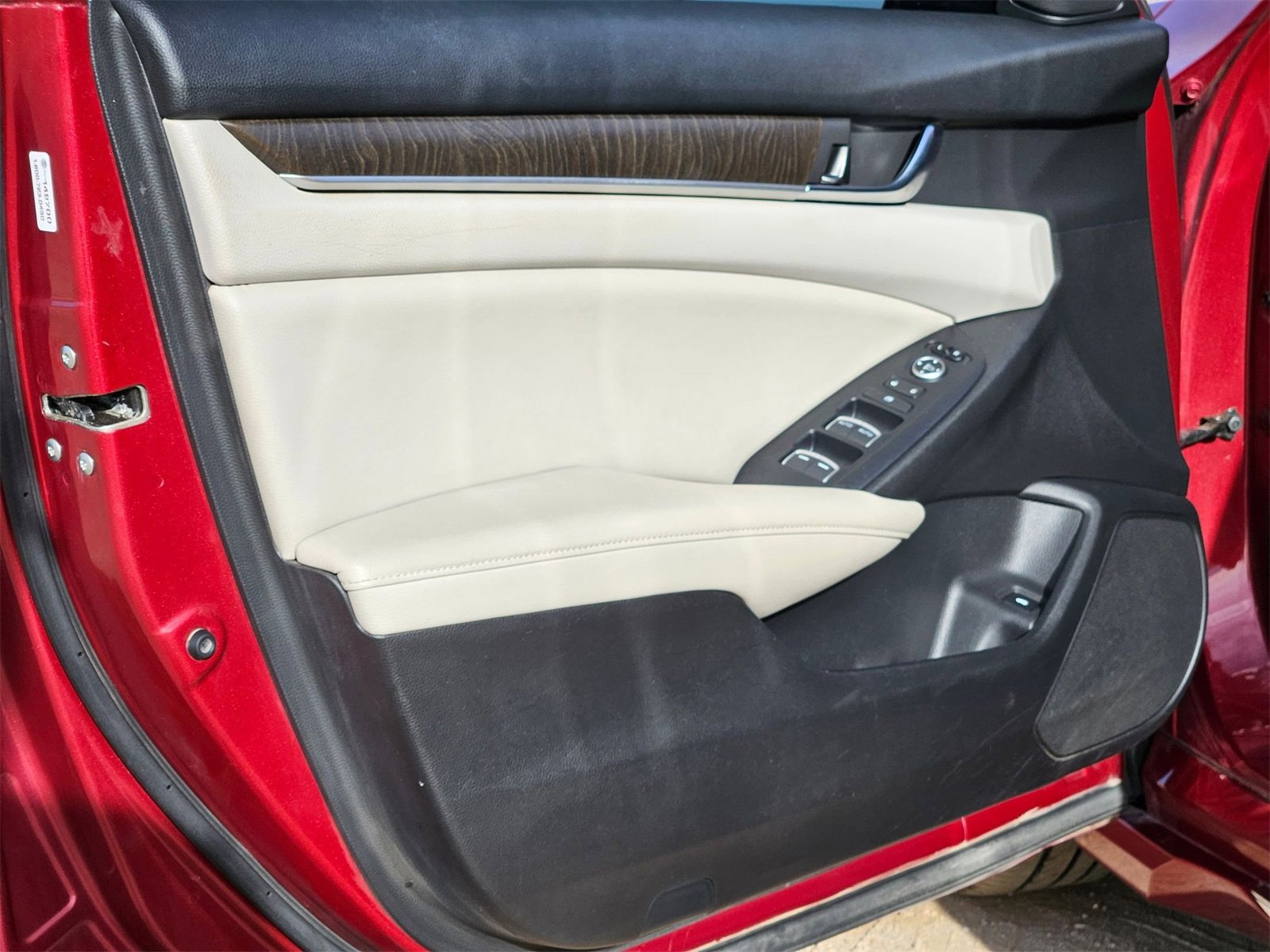 Used 2018 Honda Accord EX image 11