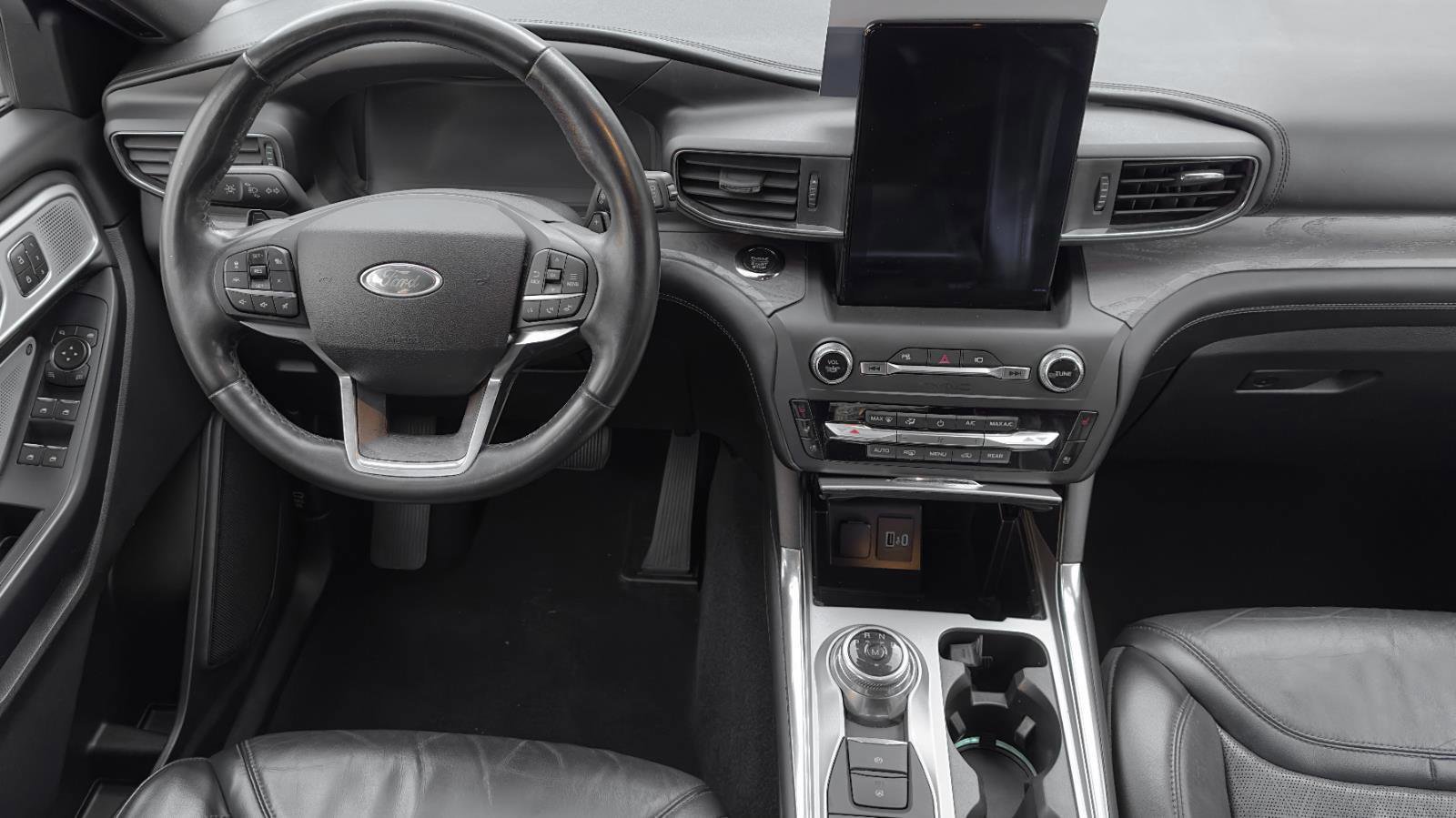 Certified 2020 Ford Explorer Platinum w/ Premium Technology Package image 14