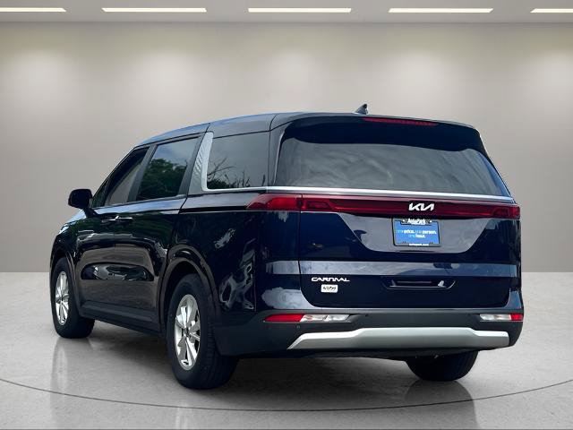 Used 2024 Kia Carnival LX FWD image 5