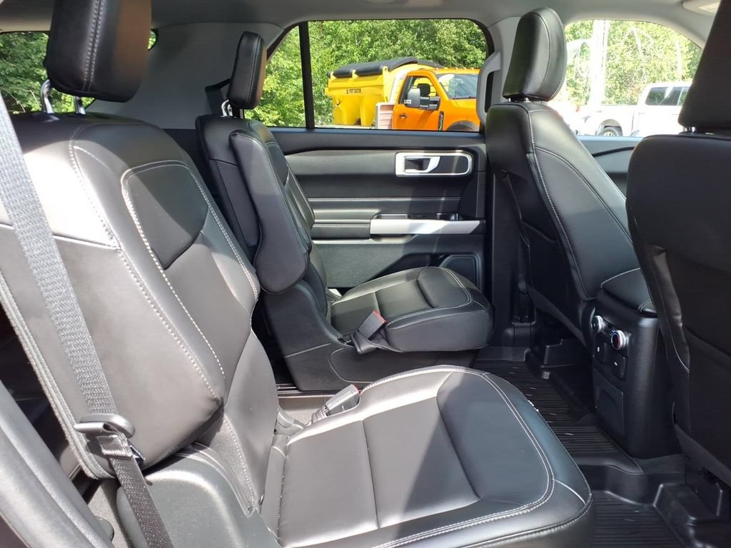 Certified 2023 Ford Explorer XLT w/ Equipment Group 202A AWD/4WD image 12