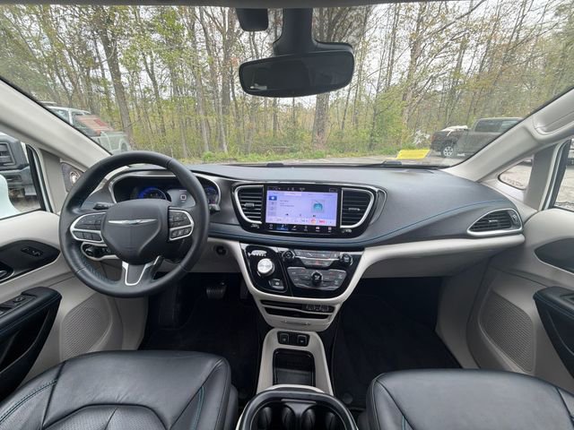 Used 2021 Chrysler Pacifica Touring-L AWD/4WD image 16