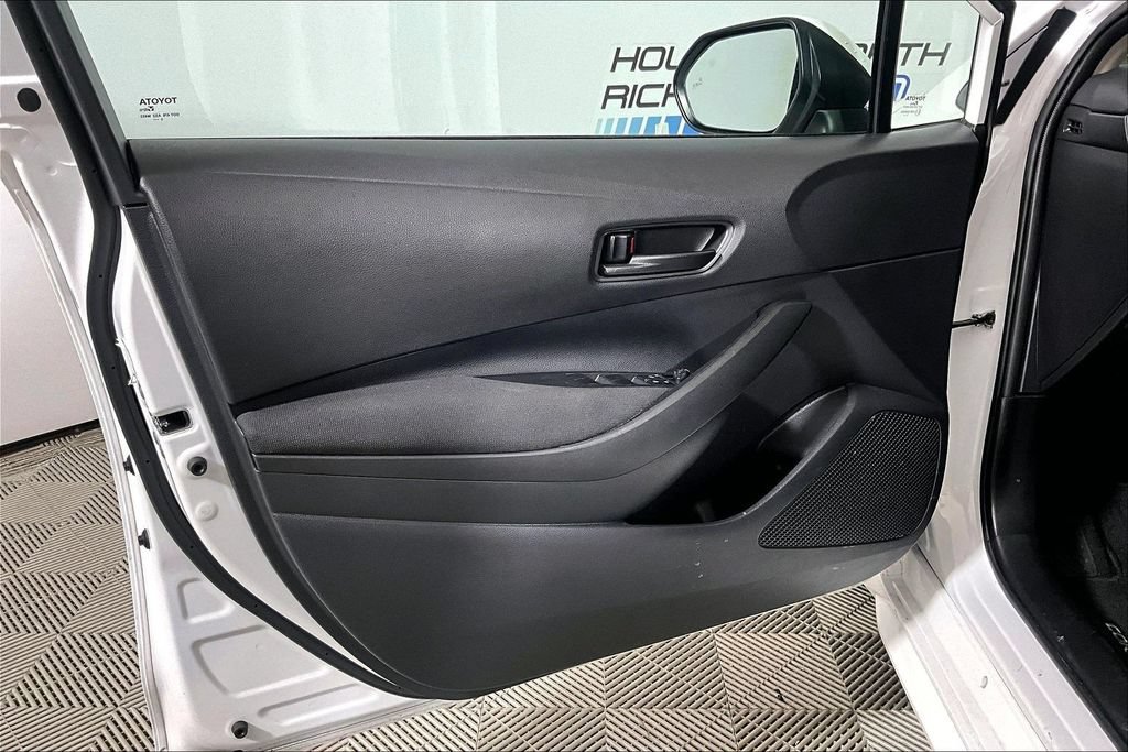 Used 2026 Toyota Corolla LE FWD image 18