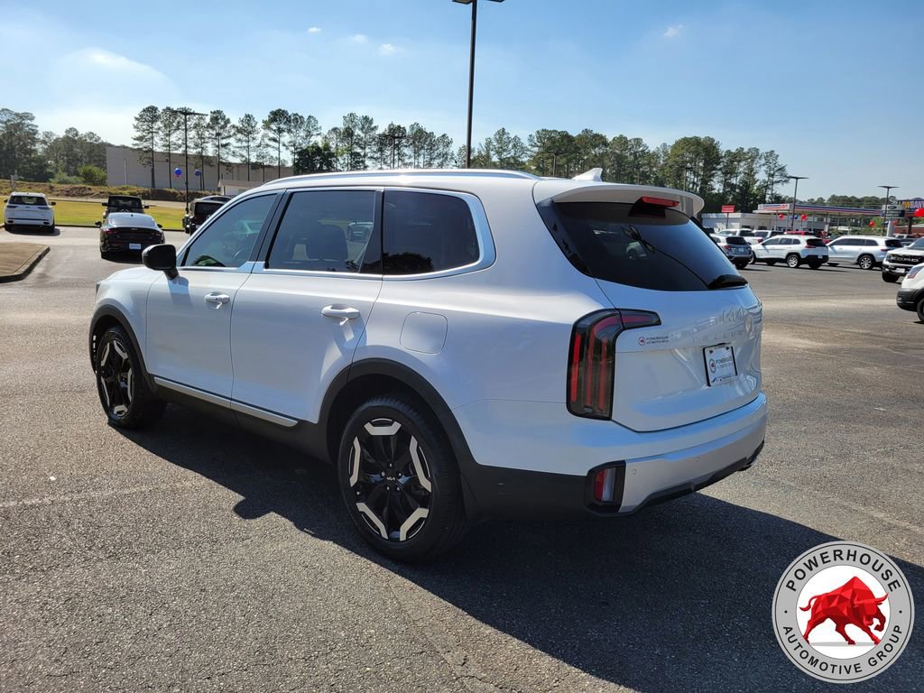 Used 2024 Kia Telluride EX w/ EX Captain's Chair Package FWD image 4