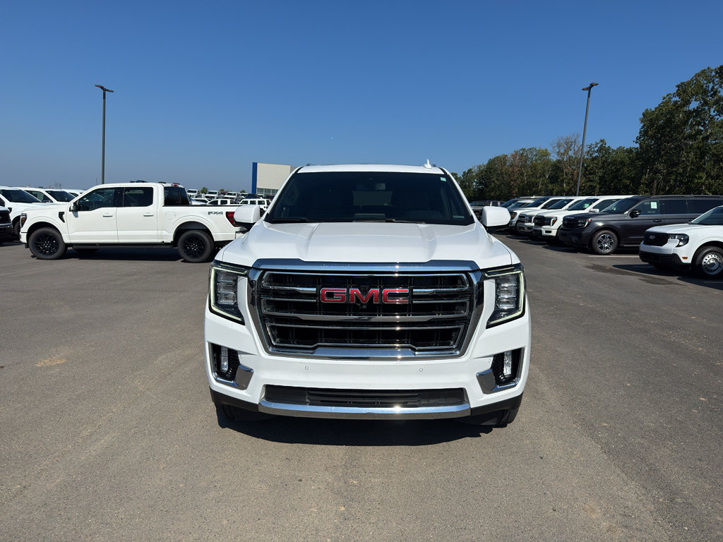 Used 2022 GMC Yukon XL SLT w/ SLT Premium Package AWD/4WD image 2