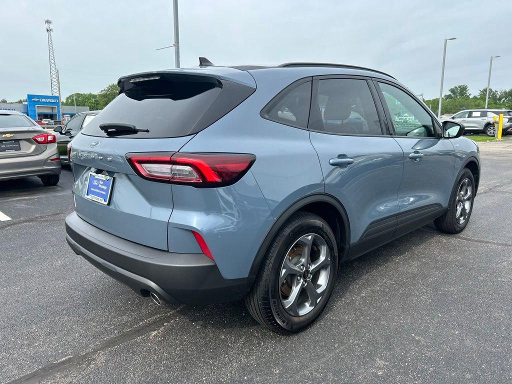 Certified 2025 Ford Escape ST-Line FWD image 8