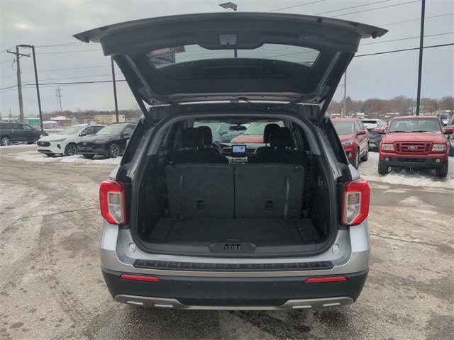 Certified 2022 Ford Explorer XLT w/ Equipment Group 202A image 29