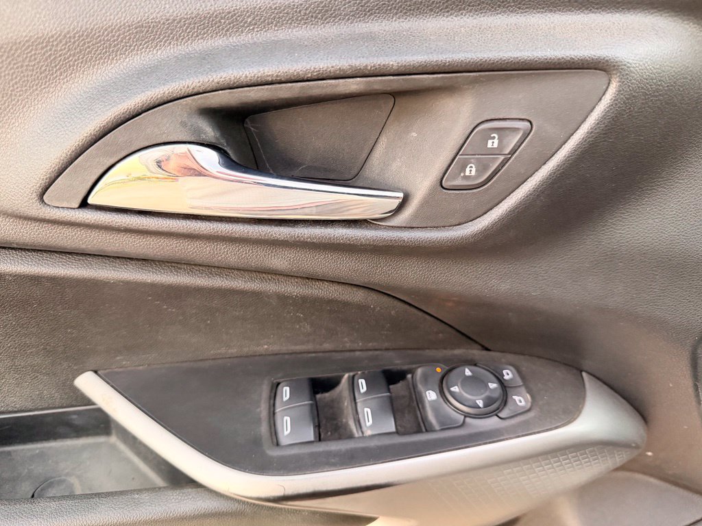 Used 2024 Chevrolet Trax RS FWD image 10