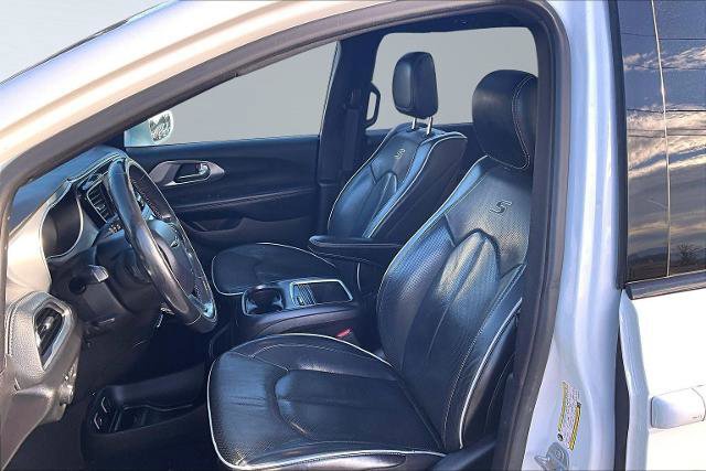 Used 2020 Chrysler Pacifica Limited w/ Advanced Safetytec Group image 28