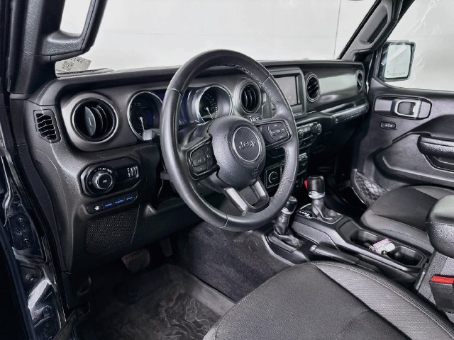 Used 2023 Jeep Wrangler Unlimited AWD/4WD image 16
